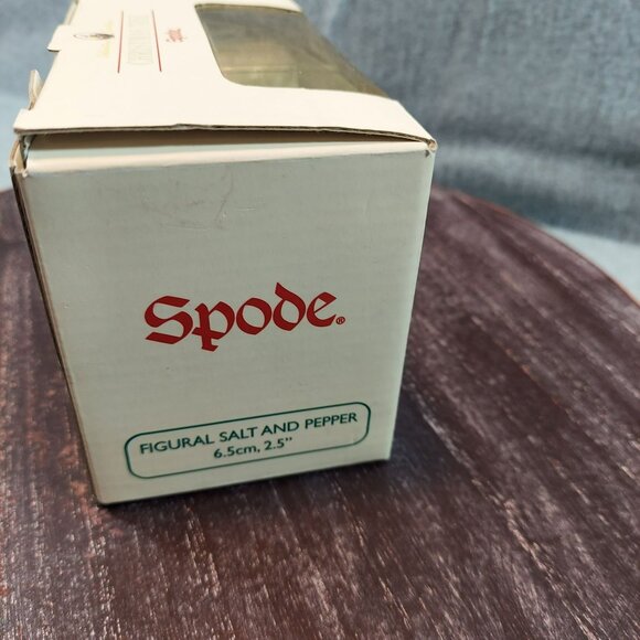 Spode Christmas Tree Figural Salt & Pepper Shakers 2.5" Ceramic Collectible Set - Picture 8 of 15